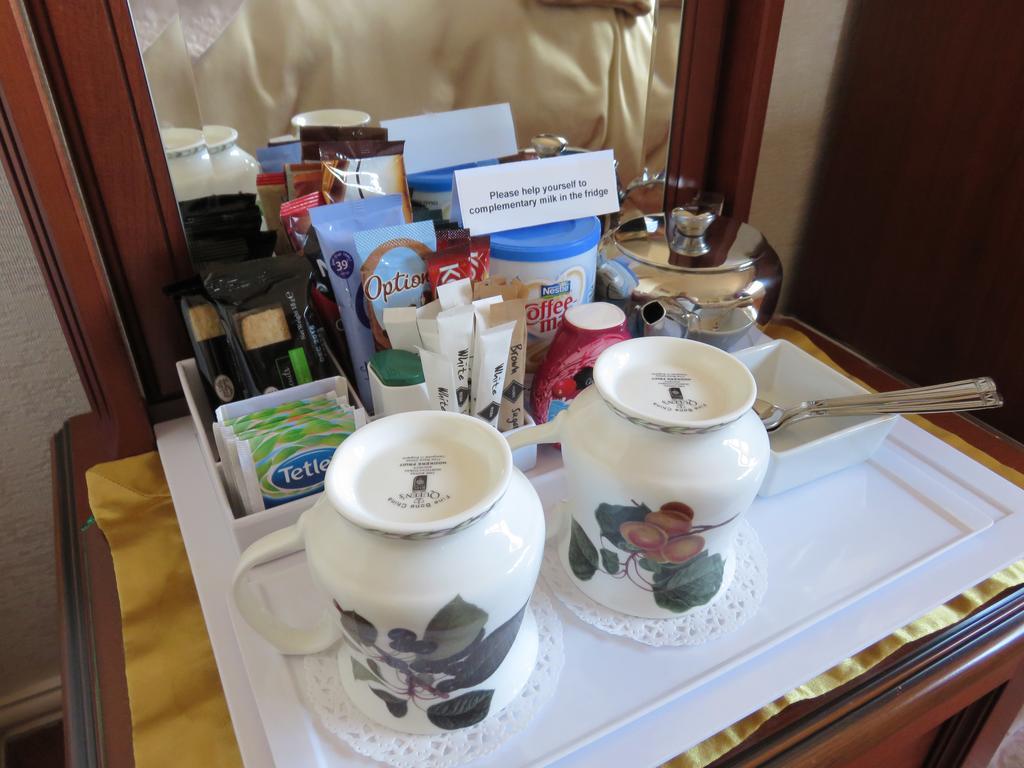 Pineview Guesthouse Poole Eksteriør bilde
