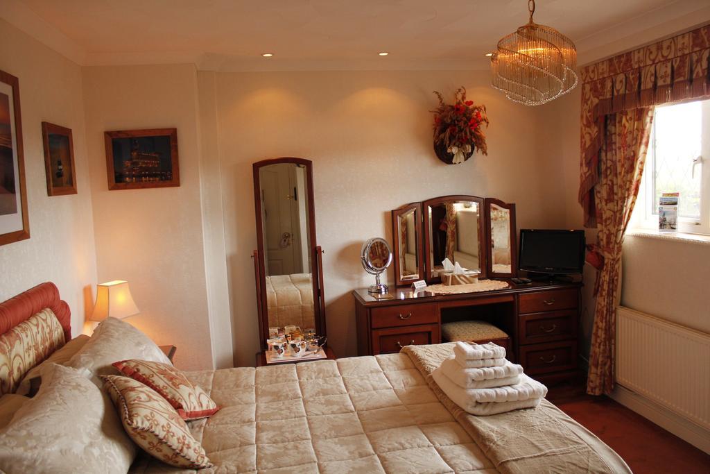 Pineview Guesthouse Poole Eksteriør bilde